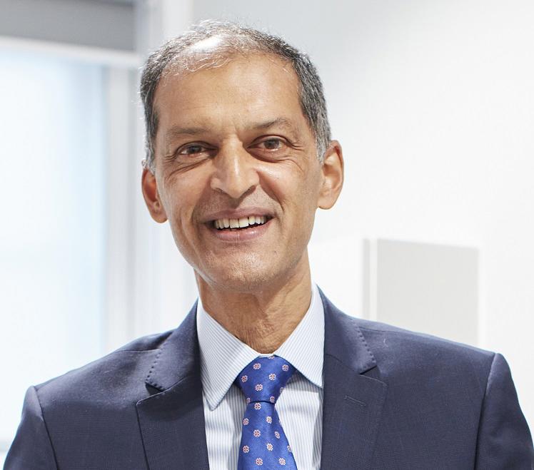 Professor Lyndon da Cruz