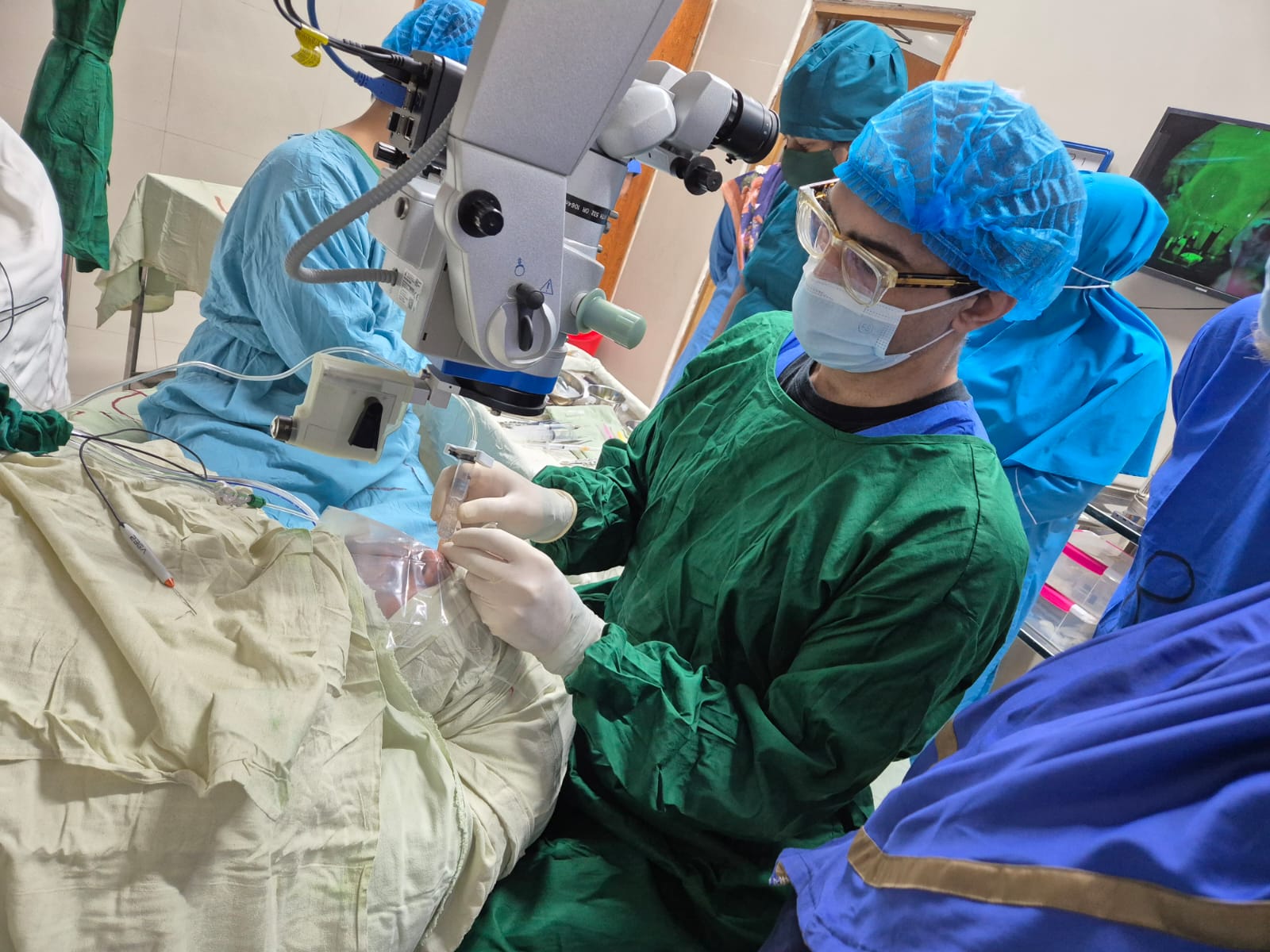 Mahi working In a surgical theatre