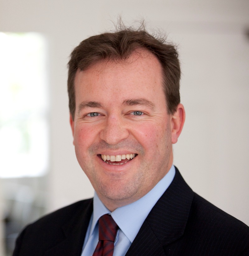 Robin Hamilton headshot